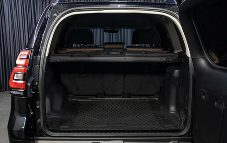 Toyota Land Cruiser Prado 150 рестайлинг 2, 2017 год, 5 298 000 рублей, 9 фотография