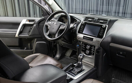 Toyota Land Cruiser Prado 150 рестайлинг 2, 2017 год, 5 298 000 рублей, 10 фотография