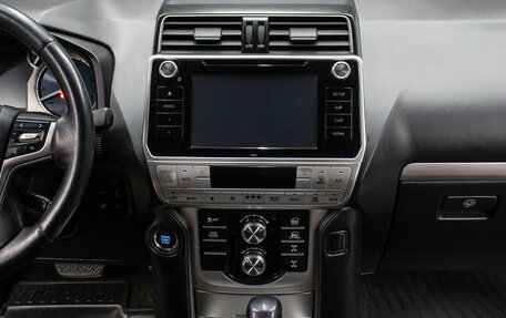 Toyota Land Cruiser Prado 150 рестайлинг 2, 2017 год, 5 298 000 рублей, 14 фотография