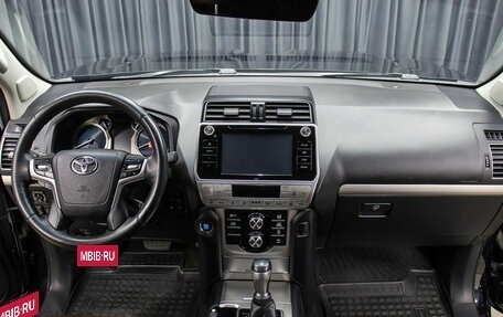 Toyota Land Cruiser Prado 150 рестайлинг 2, 2017 год, 5 298 000 рублей, 13 фотография