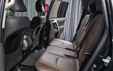 Toyota Land Cruiser Prado 150 рестайлинг 2, 2017 год, 5 298 000 рублей, 11 фотография