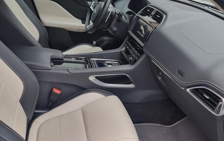 Jaguar F-Pace, 2020 год, 3 900 000 рублей, 21 фотография