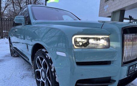 Rolls-Royce Cullinan, 2023 год, 42 000 000 рублей, 14 фотография