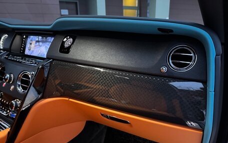 Rolls-Royce Cullinan, 2023 год, 42 000 000 рублей, 21 фотография