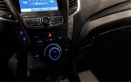 Hyundai Santa Fe III рестайлинг, 2013 год, 1 760 000 рублей, 14 фотография