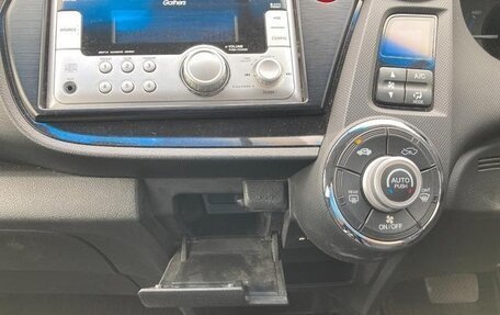 Honda Insight II рестайлинг, 2013 год, 834 000 рублей, 23 фотография