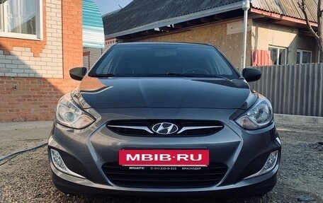 Hyundai Solaris II рестайлинг, 2012 год, 920 000 рублей, 3 фотография