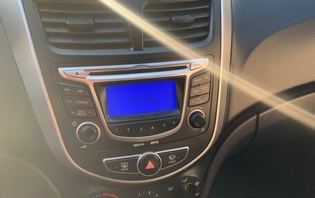 Hyundai Solaris II рестайлинг, 2012 год, 920 000 рублей, 15 фотография