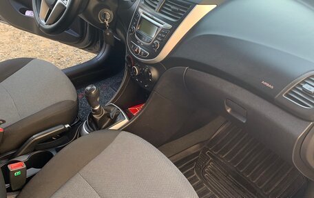 Hyundai Solaris II рестайлинг, 2012 год, 920 000 рублей, 14 фотография