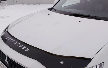 Mitsubishi Outlander III рестайлинг 3, 2010 год, 1 050 000 рублей, 3 фотография