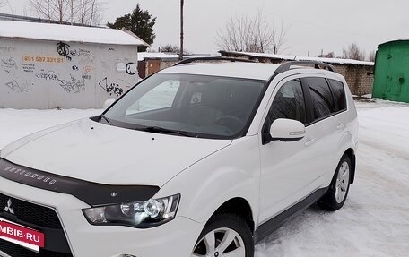 Mitsubishi Outlander III рестайлинг 3, 2010 год, 1 050 000 рублей, 2 фотография