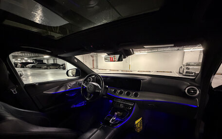 Mercedes-Benz E-Класс, 2016 год, 3 750 000 рублей, 3 фотография