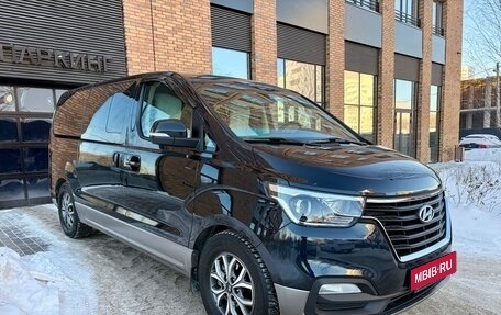 Hyundai H-1 II рестайлинг, 2021 год, 3 850 000 рублей, 3 фотография