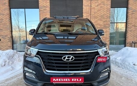 Hyundai H-1 II рестайлинг, 2021 год, 3 850 000 рублей, 2 фотография