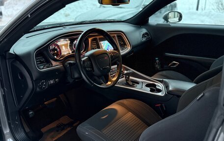 Dodge Challenger III рестайлинг 2, 2019 год, 3 900 000 рублей, 9 фотография