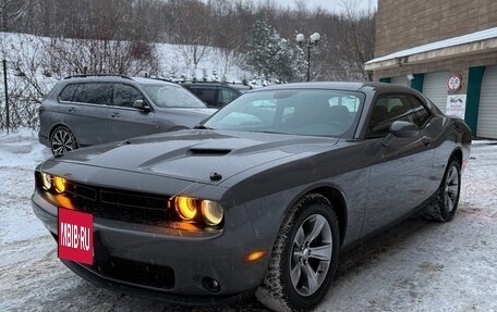 Dodge Challenger III рестайлинг 2, 2019 год, 3 900 000 рублей, 2 фотография