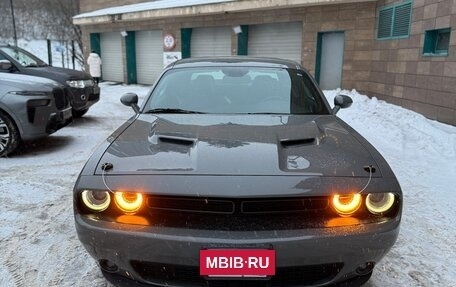 Dodge Challenger III рестайлинг 2, 2019 год, 3 900 000 рублей, 6 фотография
