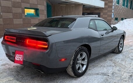 Dodge Challenger III рестайлинг 2, 2019 год, 3 900 000 рублей, 4 фотография
