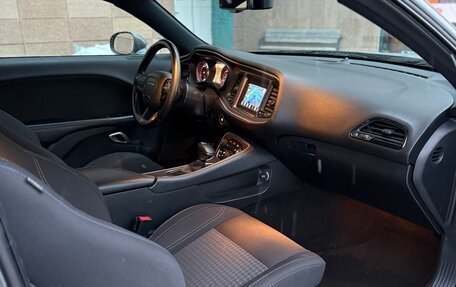 Dodge Challenger III рестайлинг 2, 2019 год, 3 900 000 рублей, 14 фотография