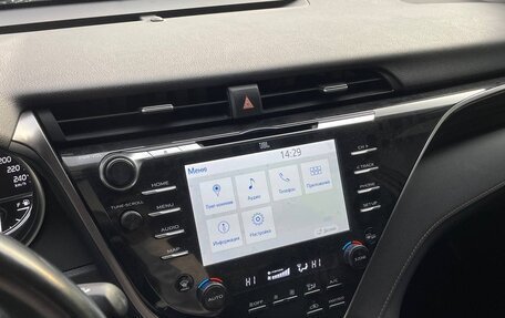 Toyota Camry, 2020 год, 2 650 000 рублей, 3 фотография