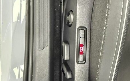 Volkswagen Golf VIII, 2022 год, 2 300 000 рублей, 20 фотография