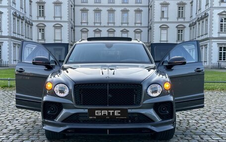 Bentley Bentayga I, 2025 год, 49 086 000 рублей, 2 фотография