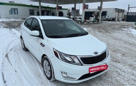 KIA Rio III рестайлинг, 2014 год, 820 000 рублей, 2 фотография