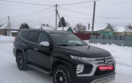 Mitsubishi Pajero Sport III рестайлинг, 2021 год, 4 500 000 рублей, 3 фотография