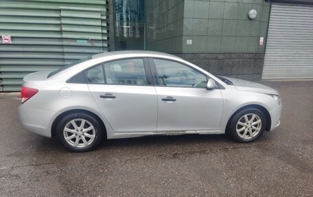 Chevrolet Cruze II, 2011 год, 530 000 рублей, 3 фотография