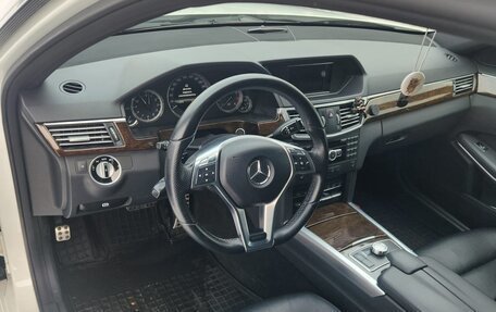 Mercedes-Benz E-Класс, 2012 год, 1 830 000 рублей, 2 фотография