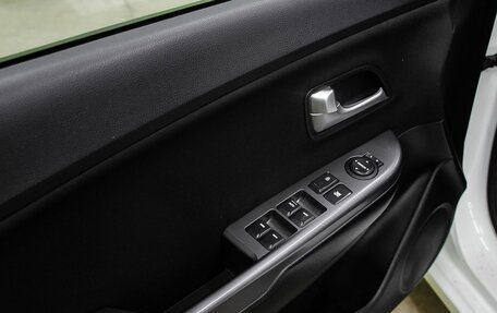 KIA Rio III рестайлинг, 2015 год, 1 100 000 рублей, 20 фотография