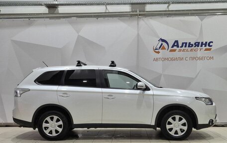 Mitsubishi Outlander III рестайлинг 3, 2014 год, 1 490 000 рублей, 2 фотография