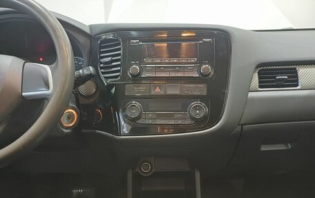 Mitsubishi Outlander III рестайлинг 3, 2014 год, 1 490 000 рублей, 13 фотография