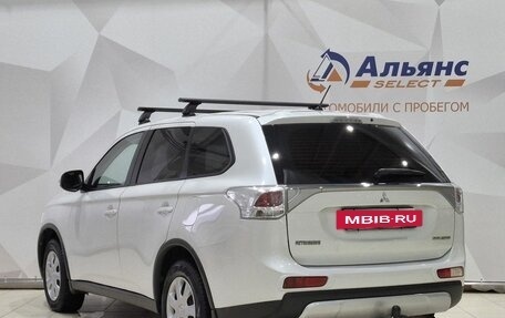 Mitsubishi Outlander III рестайлинг 3, 2014 год, 1 490 000 рублей, 5 фотография