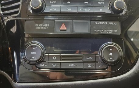 Mitsubishi Outlander III рестайлинг 3, 2014 год, 1 490 000 рублей, 15 фотография