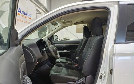 Mitsubishi Outlander III рестайлинг 3, 2014 год, 1 490 000 рублей, 17 фотография