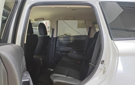 Mitsubishi Outlander III рестайлинг 3, 2014 год, 1 490 000 рублей, 25 фотография