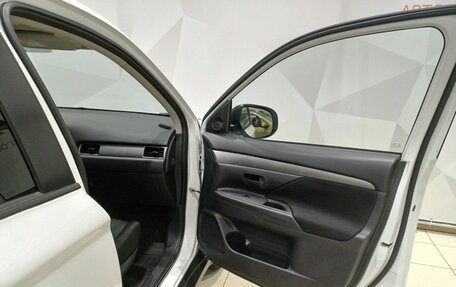 Mitsubishi Outlander III рестайлинг 3, 2014 год, 1 490 000 рублей, 27 фотография