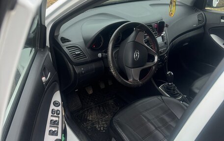 Hyundai Solaris II рестайлинг, 2016 год, 890 000 рублей, 8 фотография