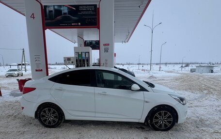 Hyundai Solaris II рестайлинг, 2016 год, 890 000 рублей, 3 фотография