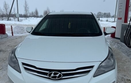 Hyundai Solaris II рестайлинг, 2016 год, 890 000 рублей, 2 фотография