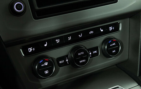 Volkswagen Passat B8 рестайлинг, 2017 год, 1 949 700 рублей, 16 фотография