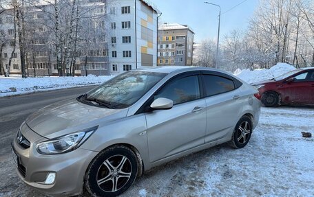 Hyundai Solaris II рестайлинг, 2011 год, 610 000 рублей, 1 фотография