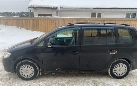 Volkswagen Touran III, 2008 год, 550 000 рублей, 3 фотография