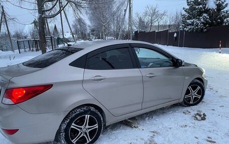 Hyundai Solaris II рестайлинг, 2011 год, 610 000 рублей, 3 фотография