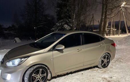 Hyundai Solaris II рестайлинг, 2011 год, 610 000 рублей, 4 фотография