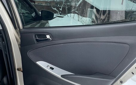 Hyundai Solaris II рестайлинг, 2011 год, 610 000 рублей, 12 фотография