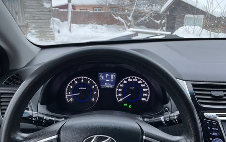 Hyundai Solaris II рестайлинг, 2011 год, 610 000 рублей, 14 фотография