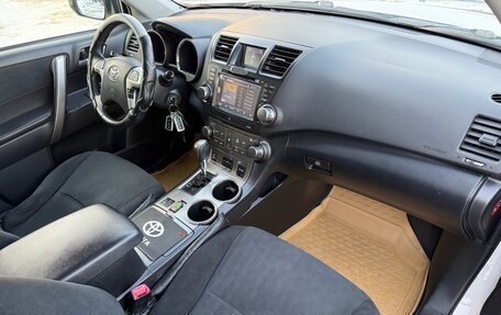 Toyota Highlander III, 2012 год, 1 850 000 рублей, 9 фотография