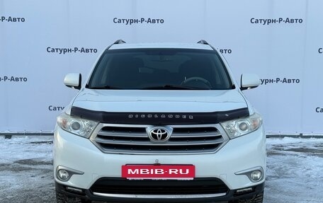 Toyota Highlander III, 2012 год, 1 850 000 рублей, 2 фотография